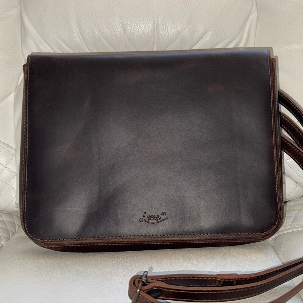 Love41 / Saddleback Magnetic Fold Over Bag / Crossbody - Large
